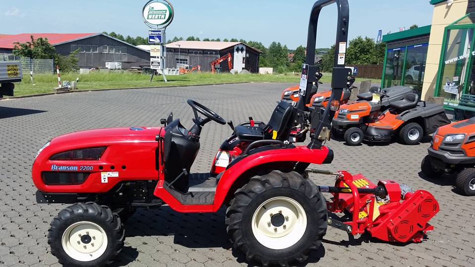 Traktor Branon 2200 mit DelMorino Schlegelmäher Kompakttraktor zum günstigen Preis kaufen