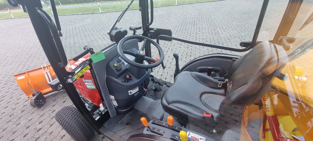 Winterdienst Traktor Kompakttraktor Branson 2505h TYM T255 Yanmar Motor Schneeschild Salzstreuer günstig kaufen