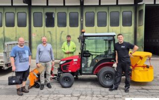 Winterdienst Traktor Kompakttraktor TYM T255 Branson 2505h Yanmar Motor Kabine Schneeschild Salzstreuer günstig kaufen