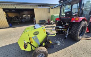 TYM Traktor F50CHN mit Frontlader Kommunalbereifung und Rundballenpresse CAEB MP550TPL kaufen