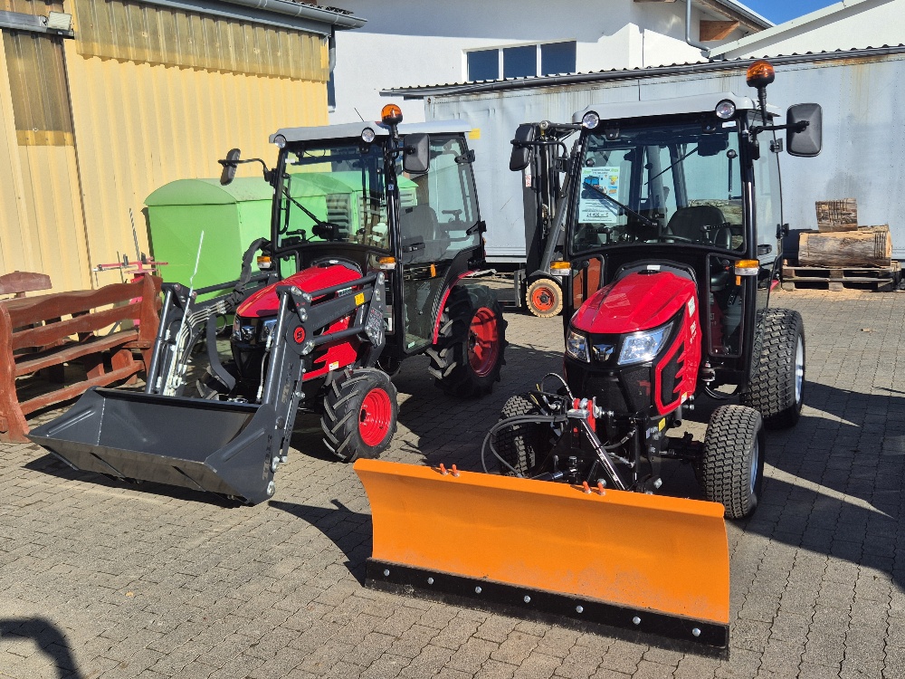Tym Traktor T255 Kabine mit Stoll Frontlader kaufen Händler Schneeschild Winterdienst