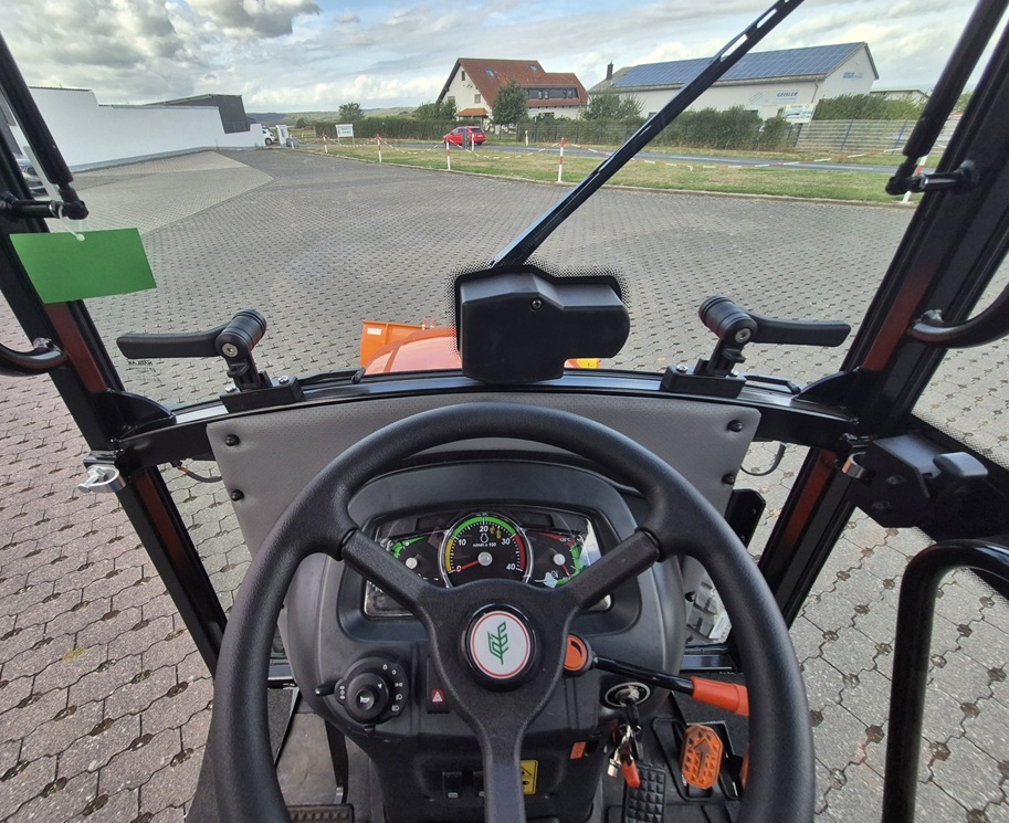 Tafe 6028 Winterdienst Traktor Schneeschild Kabine Salzstreuer Kompakttraktor Kommunaltraktor Mitsubishi günstig kaufen